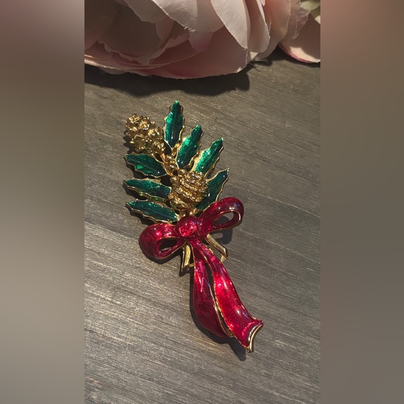 Vintage Gold and Red Bow Holiday Brooch - Picture 9 of 9